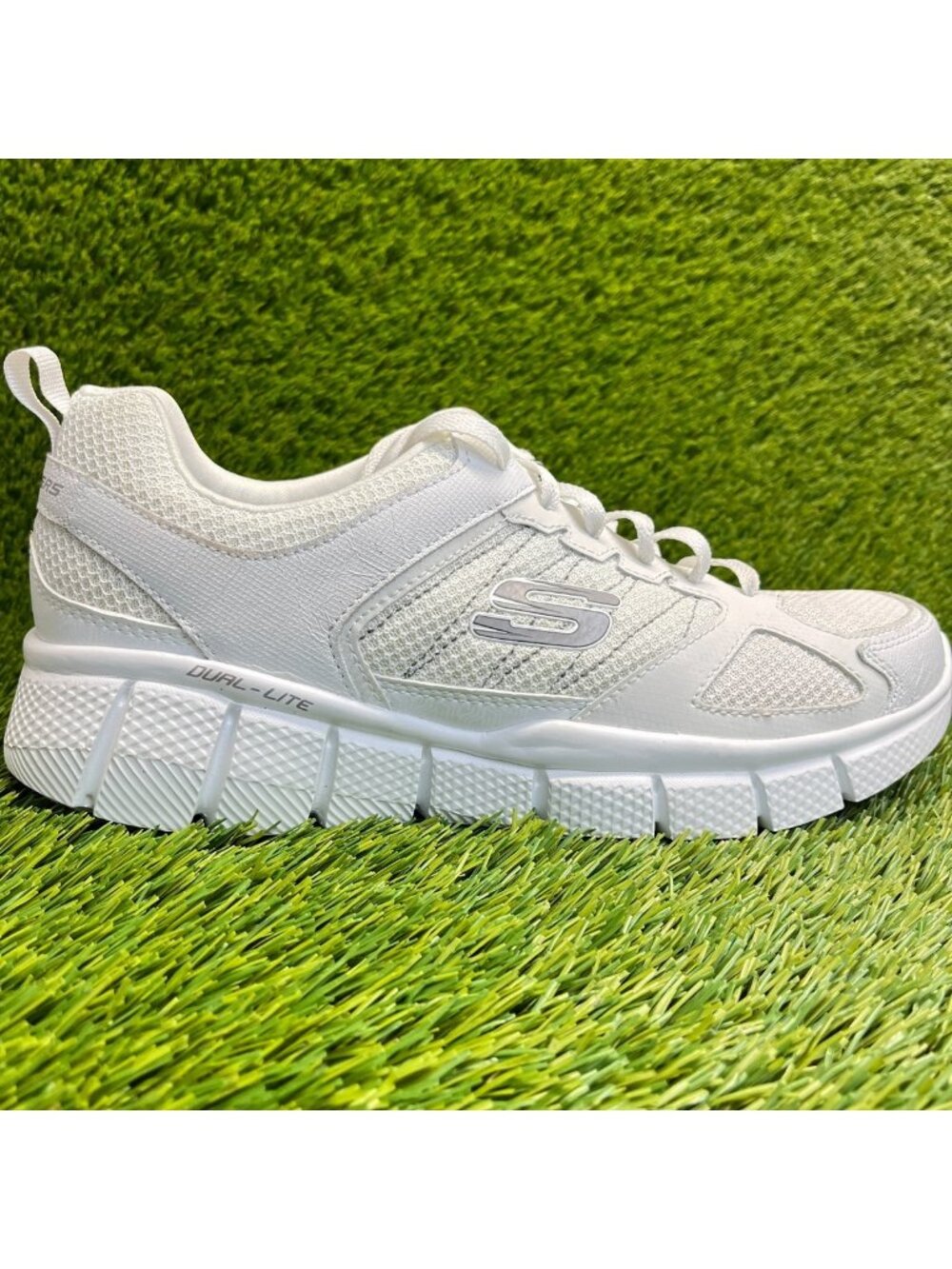 Skechers Burns-Agoura Mens Size 10 White Athletic Running Walking Shoes Sneakers